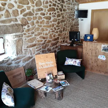 Pensjonat Rupestre Cidadelhe (Guarda)